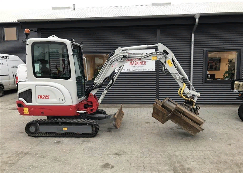 японская спецтехника Takeuchi в России